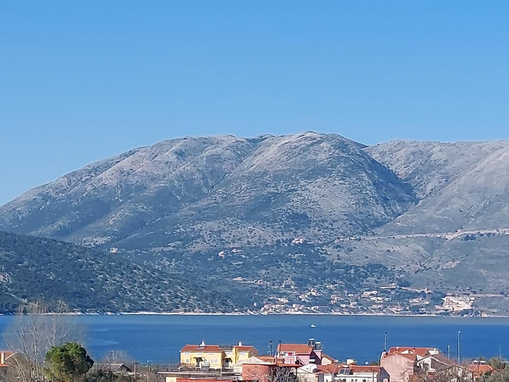Villa Averto Sami  Buitenkant foto